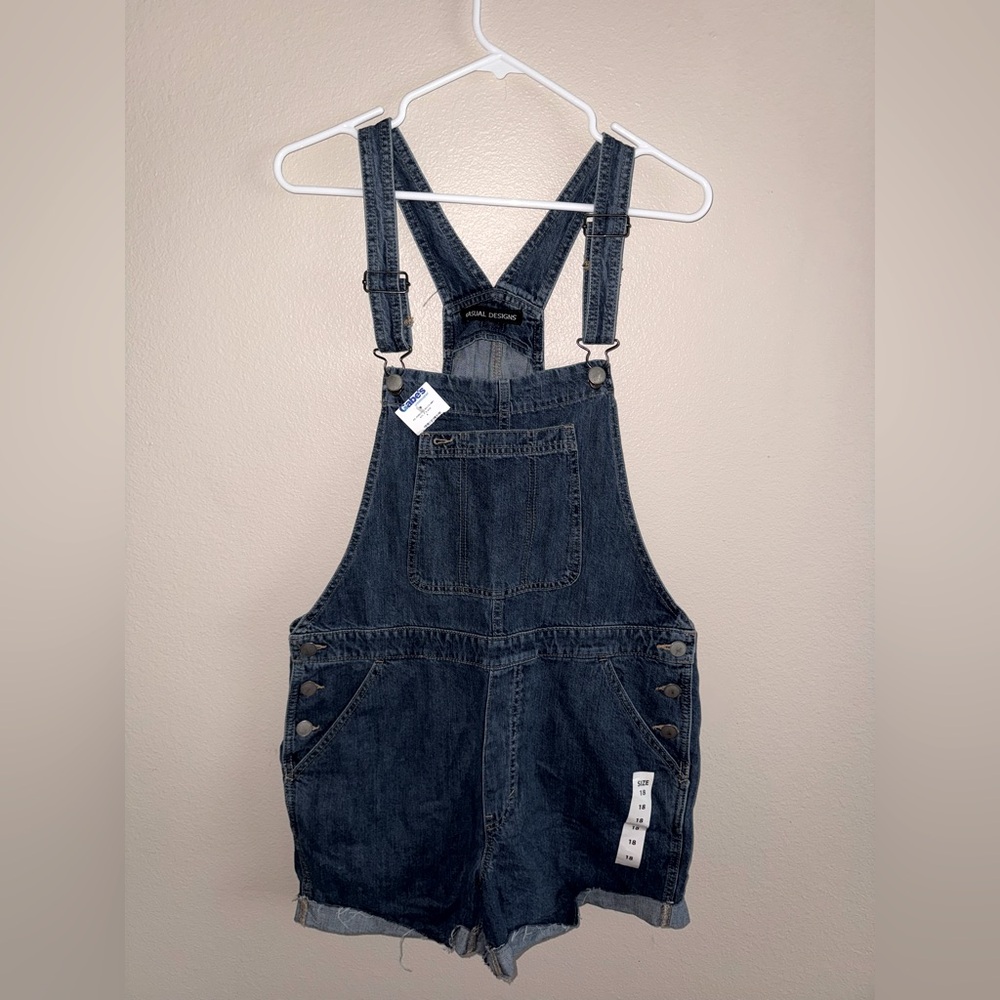 NWT Casual Designs Junior Girls Denim Overall Raw Hem‎ Shorts size 18